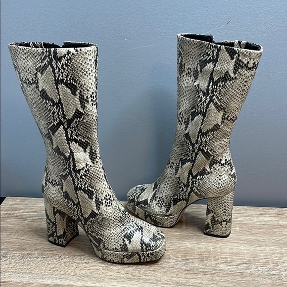 Schutz NWT Raff Snake Embossed Leather Platform Boots Block Heel Square Toe 5 - Picture 13 of 13